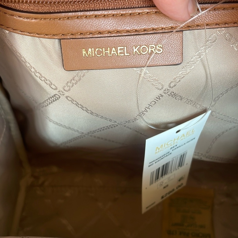 🌟HOST PICK🌟Stunning NWT Michael Kors Cream and Tan Backpack - Picture 7 of 10